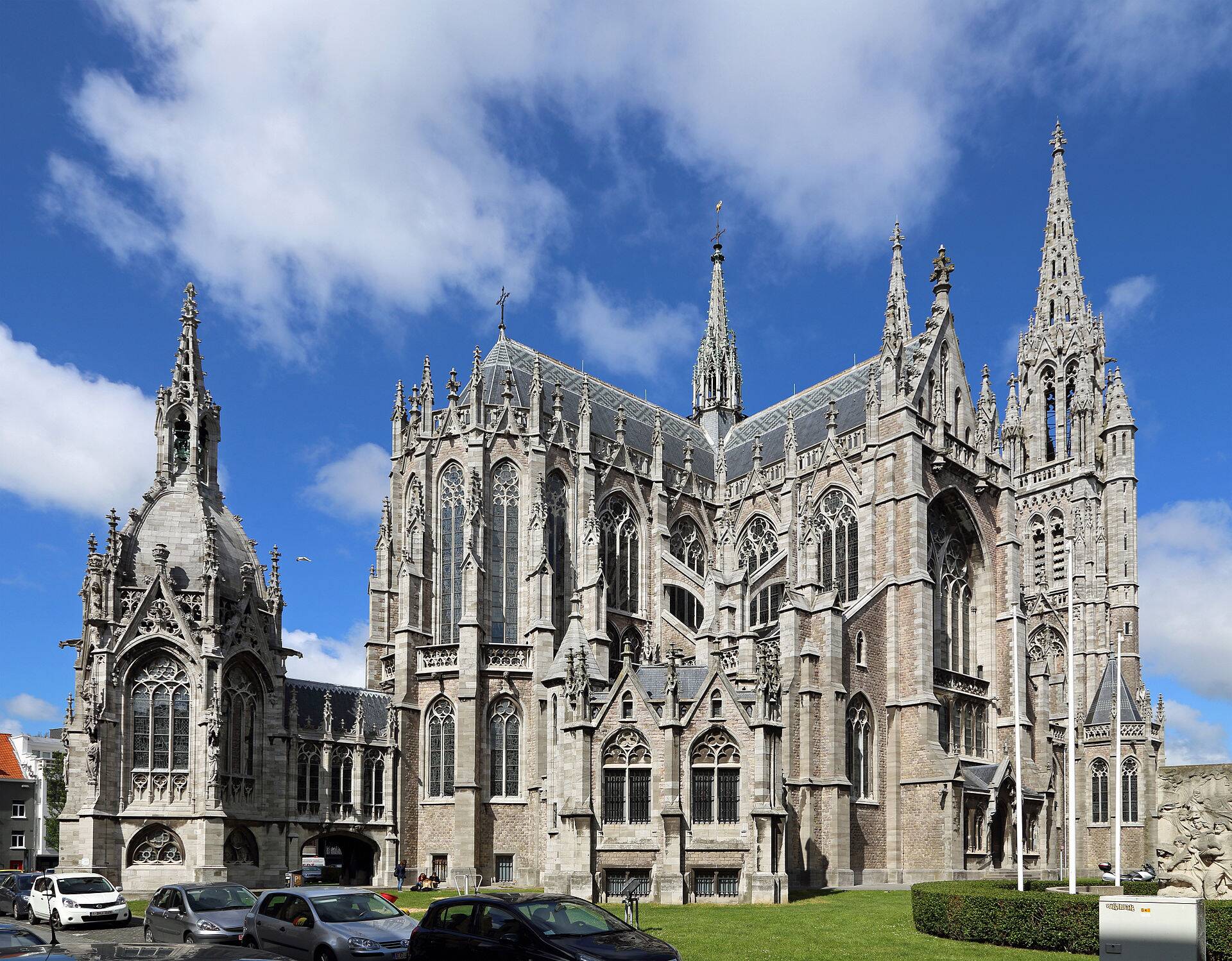 A Guide to Neo-Gothic Architecture: What Is It and How Does It Differ From Traditional Gothic Architecture? - CDfinc